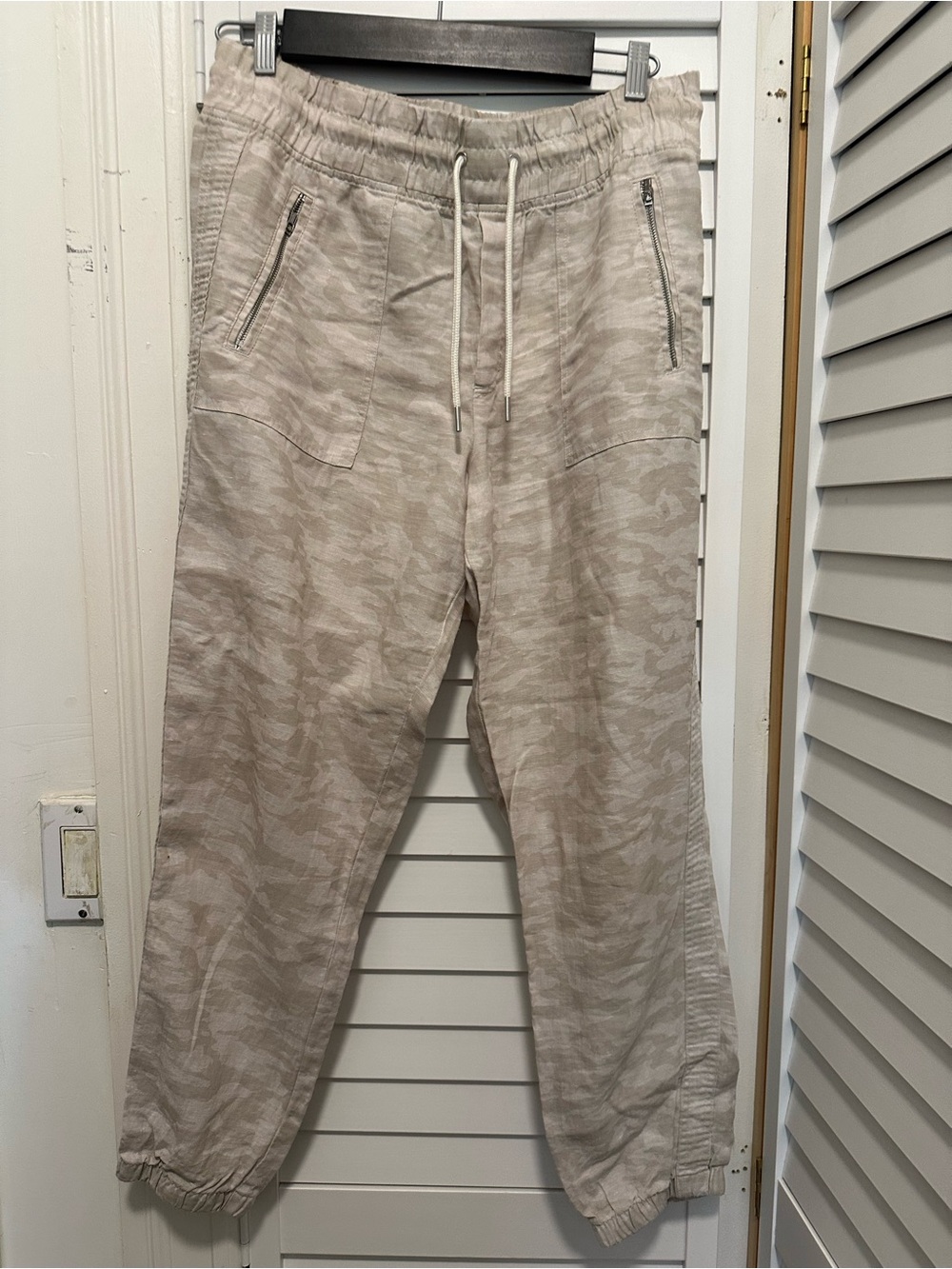 Athleta Beige Neutral Camo Drawstring Linen Joggers